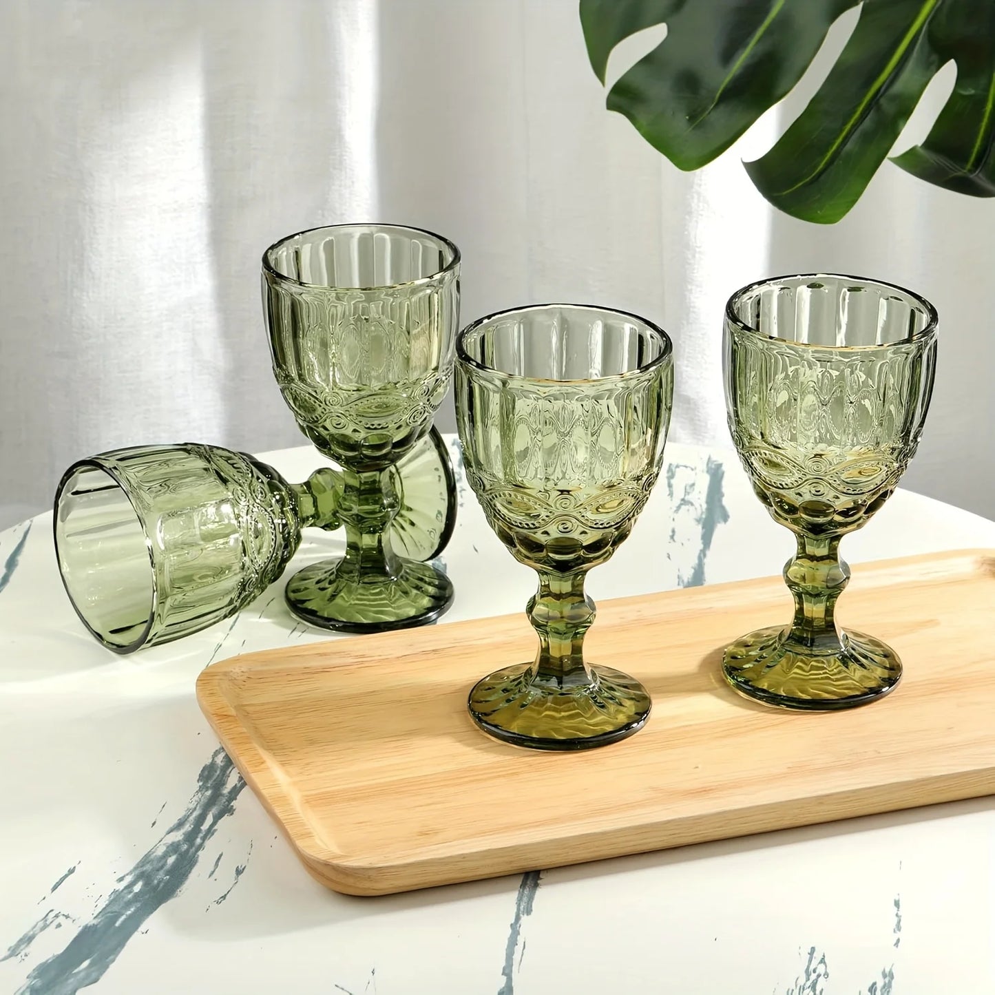 A Set of 8/4 Green Vintage Wine Glasses, 10oz Vintage Goblets, Clear Stemware, Goblets with Embossed Patterns, Stained Glassware, for Wedding Banquets, Feasts, Juice, New Year, Valentine's Day Gift Parties